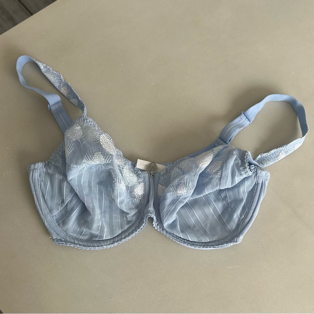 Prima Donna Soft Blue Unlined Underwire Lace Bra. Size 32E - Picture 4 of 11